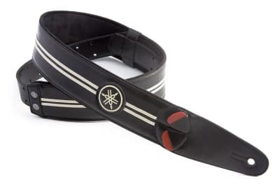 Yamaha | Race | Black & Ivory